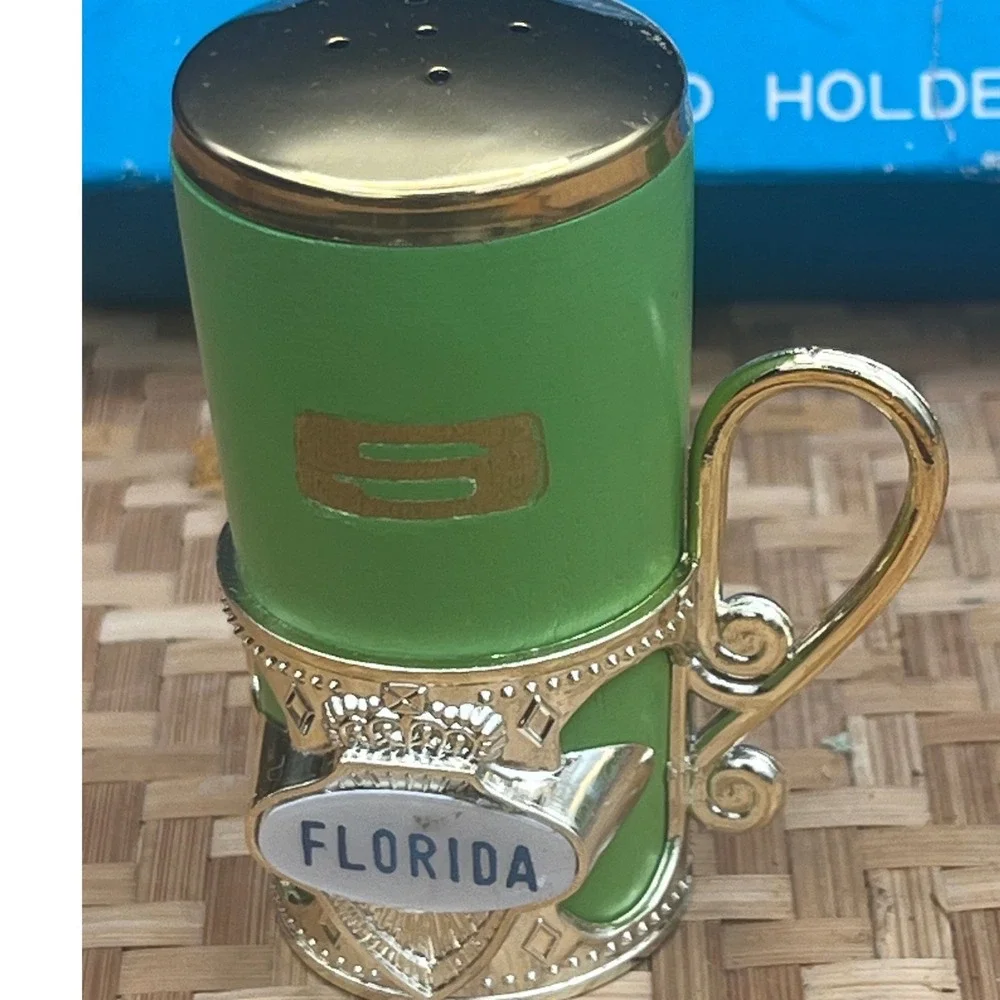 Florida Souvenir Green MCM Salt and Pepper Set, Wood w Metal‎ Holders Japan